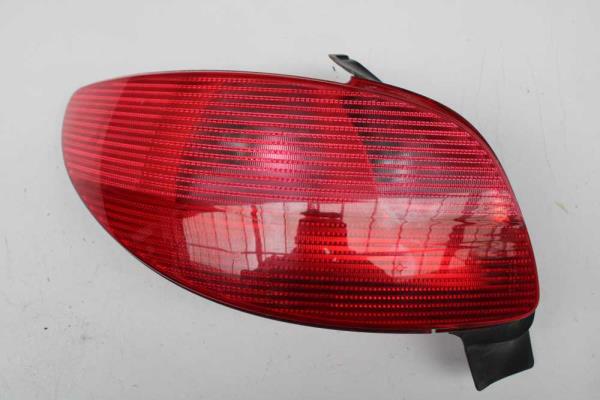 FEU ARRIERE GAUCHE PEUGEOT 206 - Vue 1